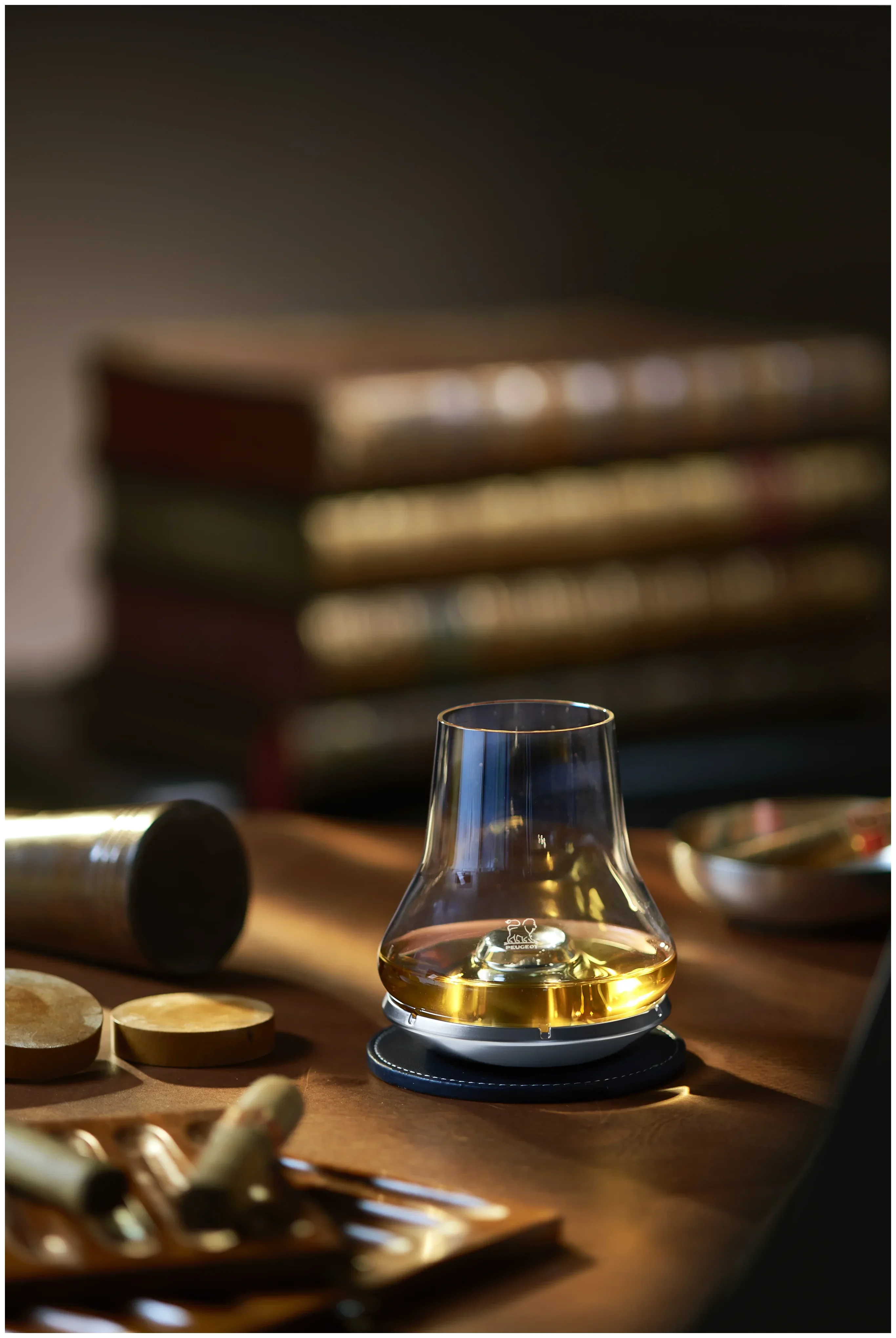 LES IMPITOYABLES  Szklanka do degustacji whisky z podstawą chłodzącą / PEUGEOT