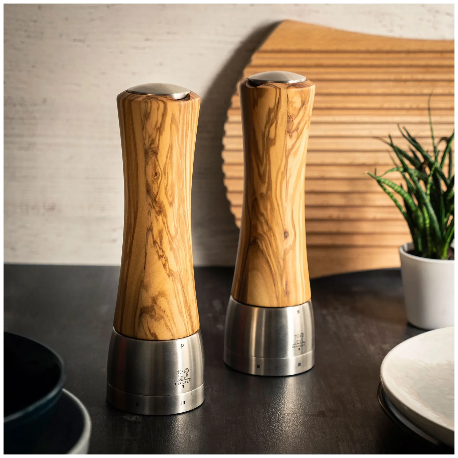 PEUGEOT Młynek do soli MADRAS 21 cm drewno oliwne u-select