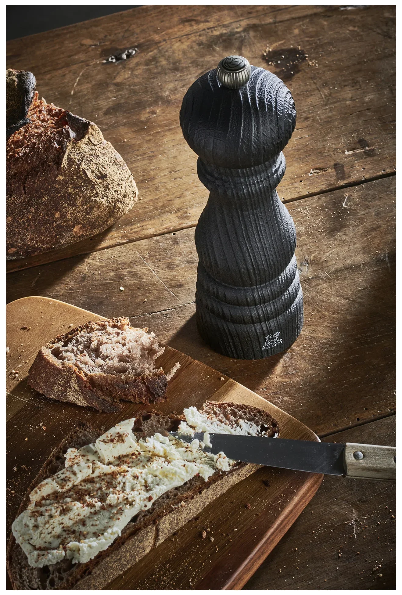 PEUGEOT Młynek do pieprzu PARIS NATURE BLACK 18 cm
