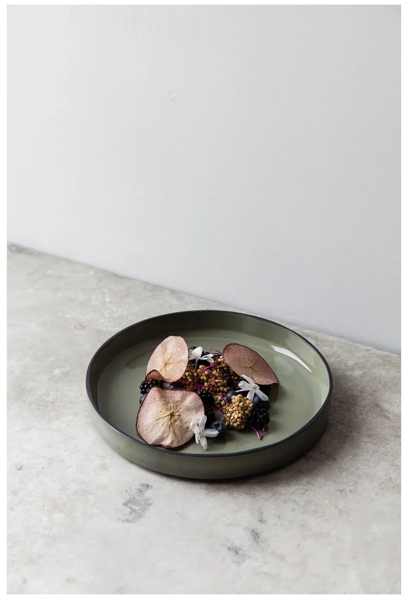 CARACTERE Talerz gourmet 23 cm Kardamon / REVOL