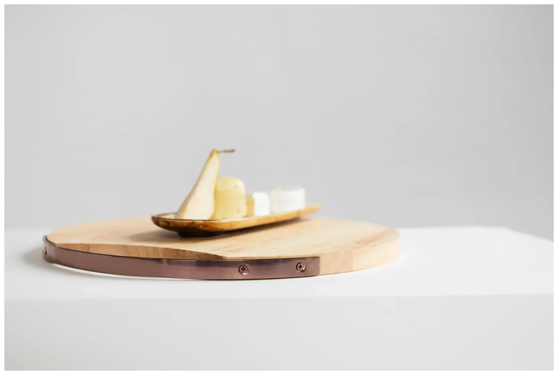 Deska do serwowania okrągła drewniana 38 cm mango / VERLO